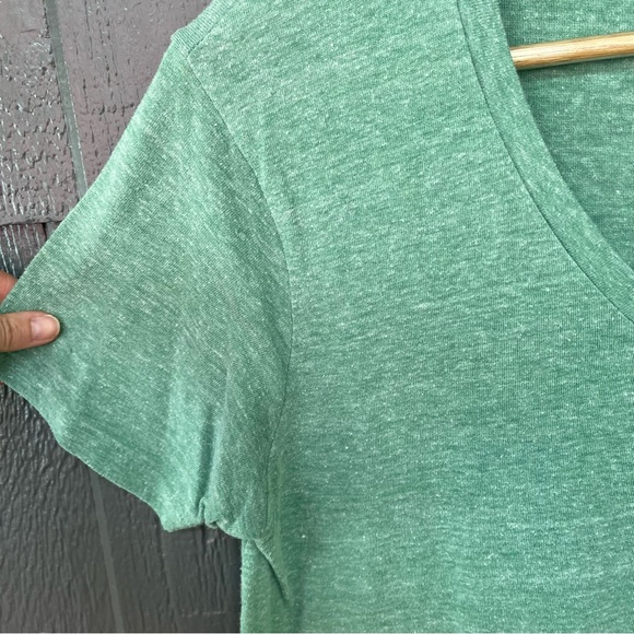 Urban Outfitters Kelly Green Super Soft Deep V Neck Short Sleeve T-Shirt - Picture 4 of 7